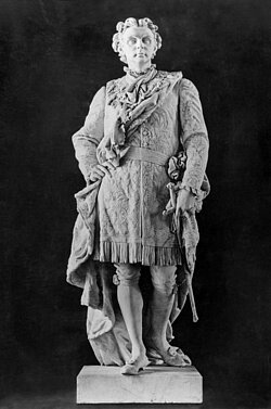 Schwarzweißbild einer Statue von König Ludwig II. 