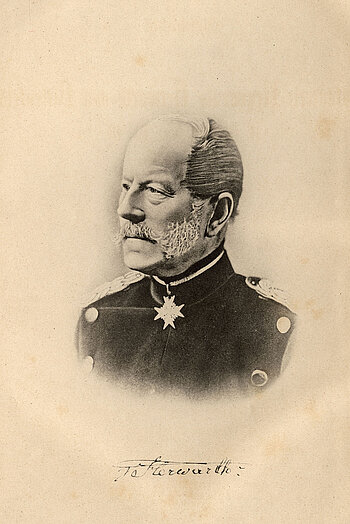 Portrait eines älteren Herren in Uniform.